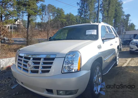 2010 Cadillac Escalade Luxury из США, поврежденный, VIN 1GYUKBEF6AR249155